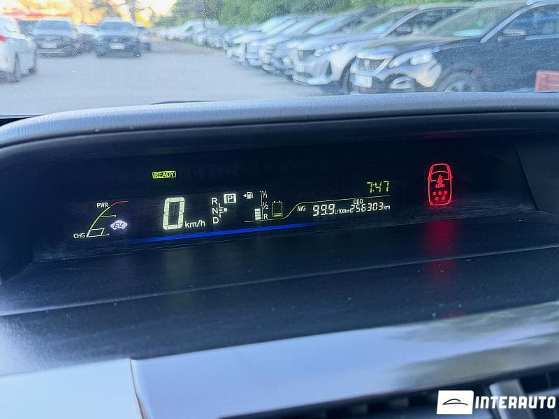 2012 Toyota Prius Plus / V — Miniatură 11