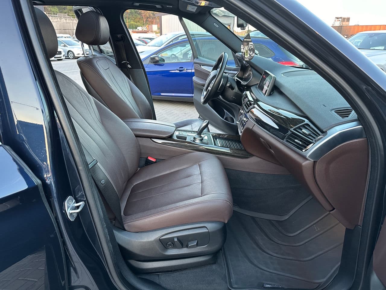 2017 BMW X5 4.0e — Miniatură 17