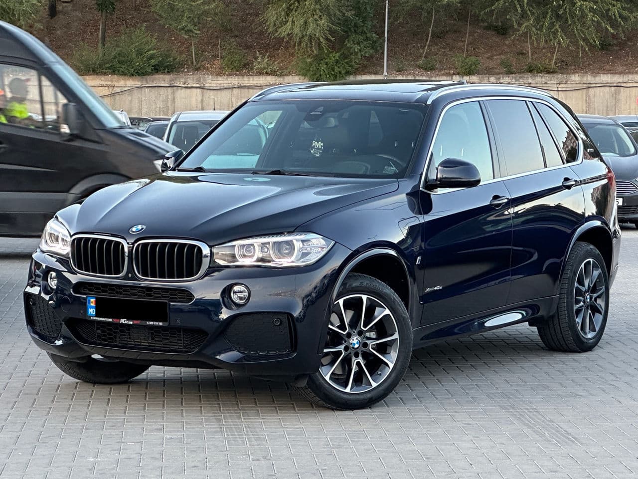 2017 BMW X5 4.0e — Miniatură 3