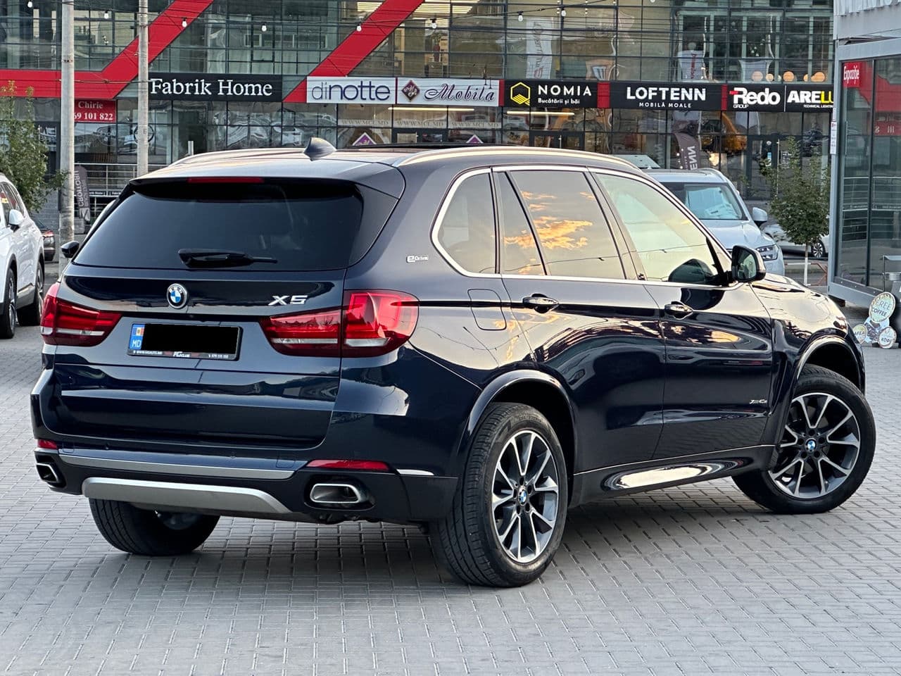 2017 BMW X5 4.0e — Miniatură 4