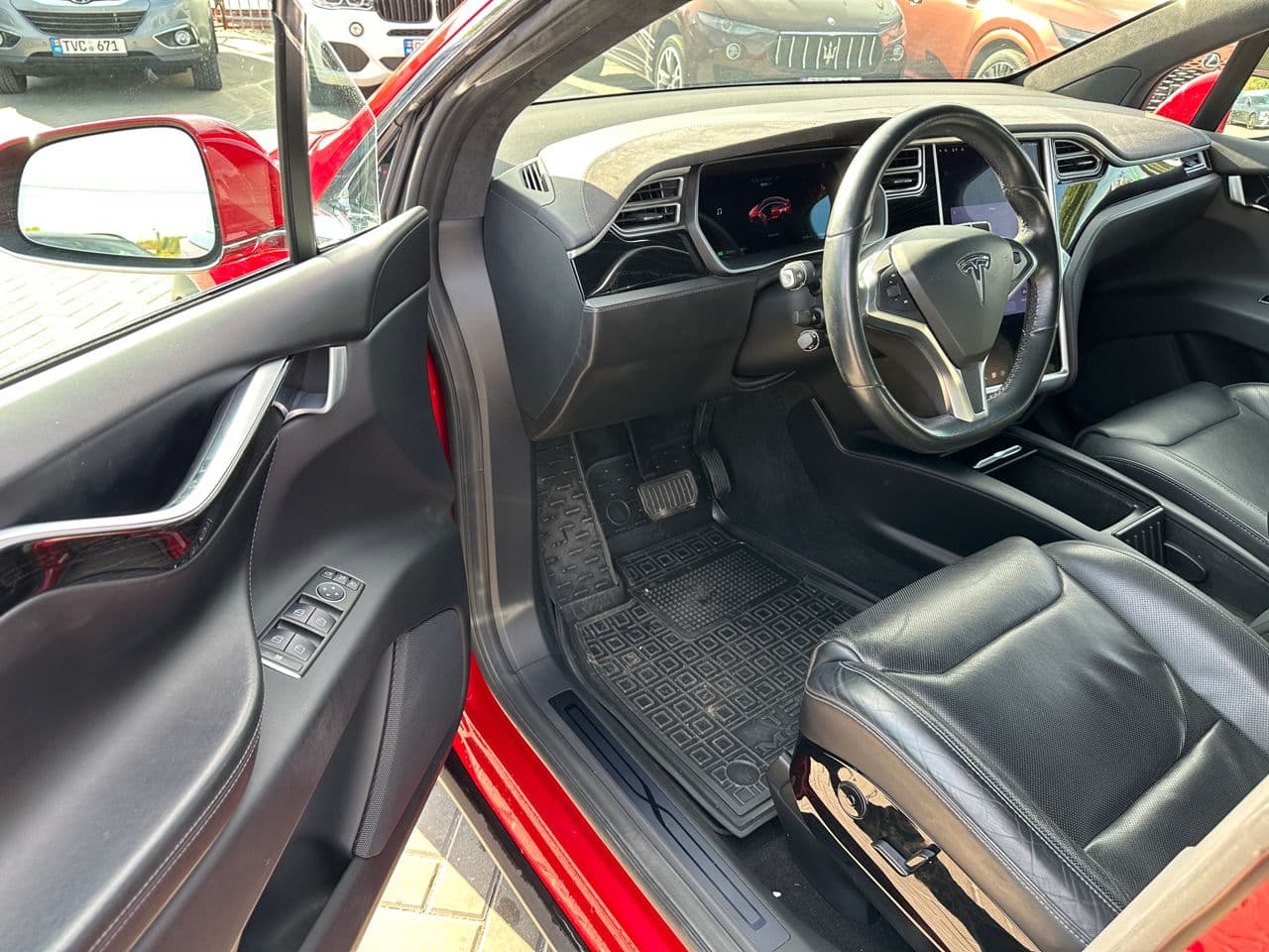 2016 Tesla Model X — Miniatură 9