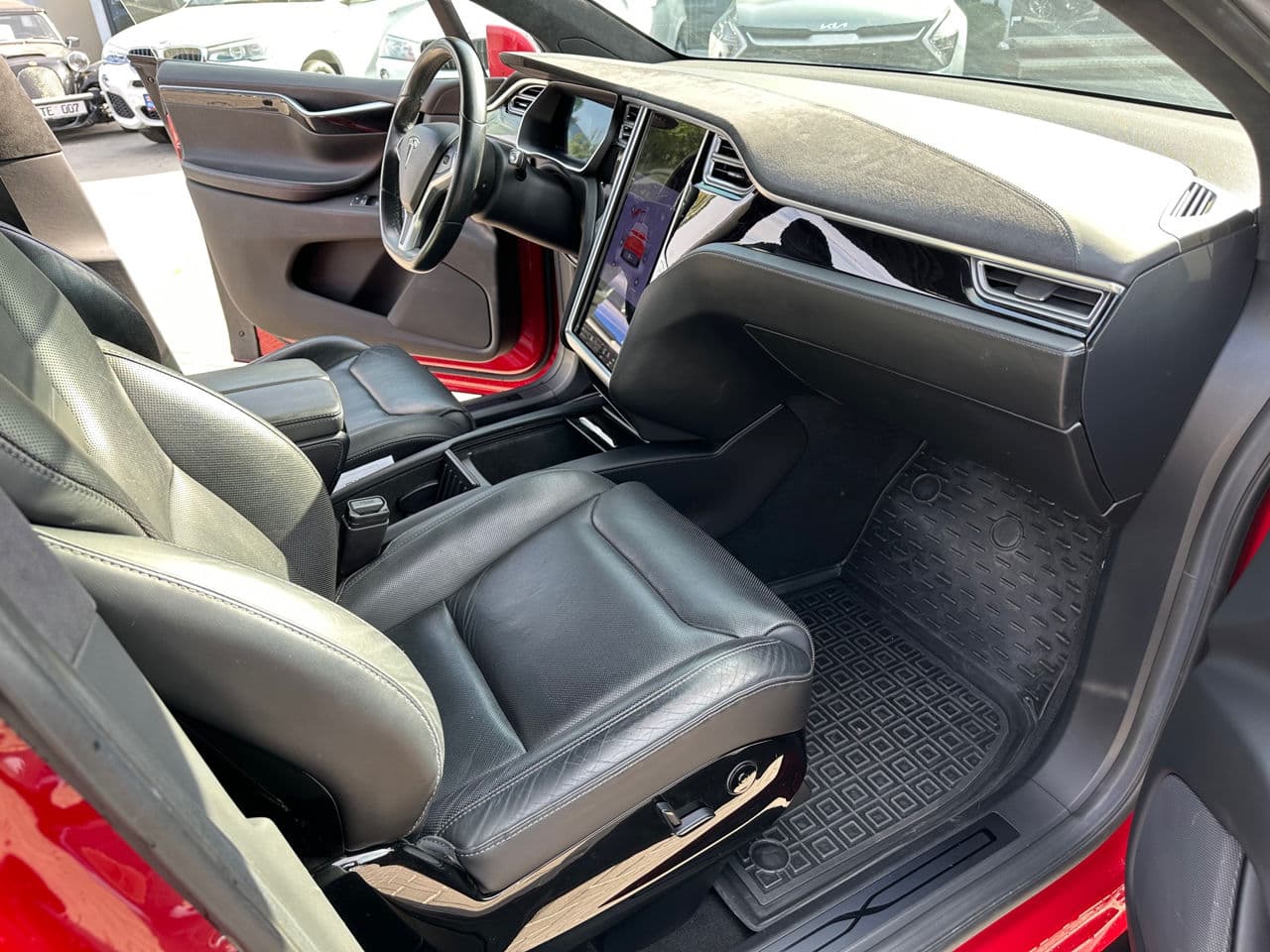 2016 Tesla Model X — Miniatură 16