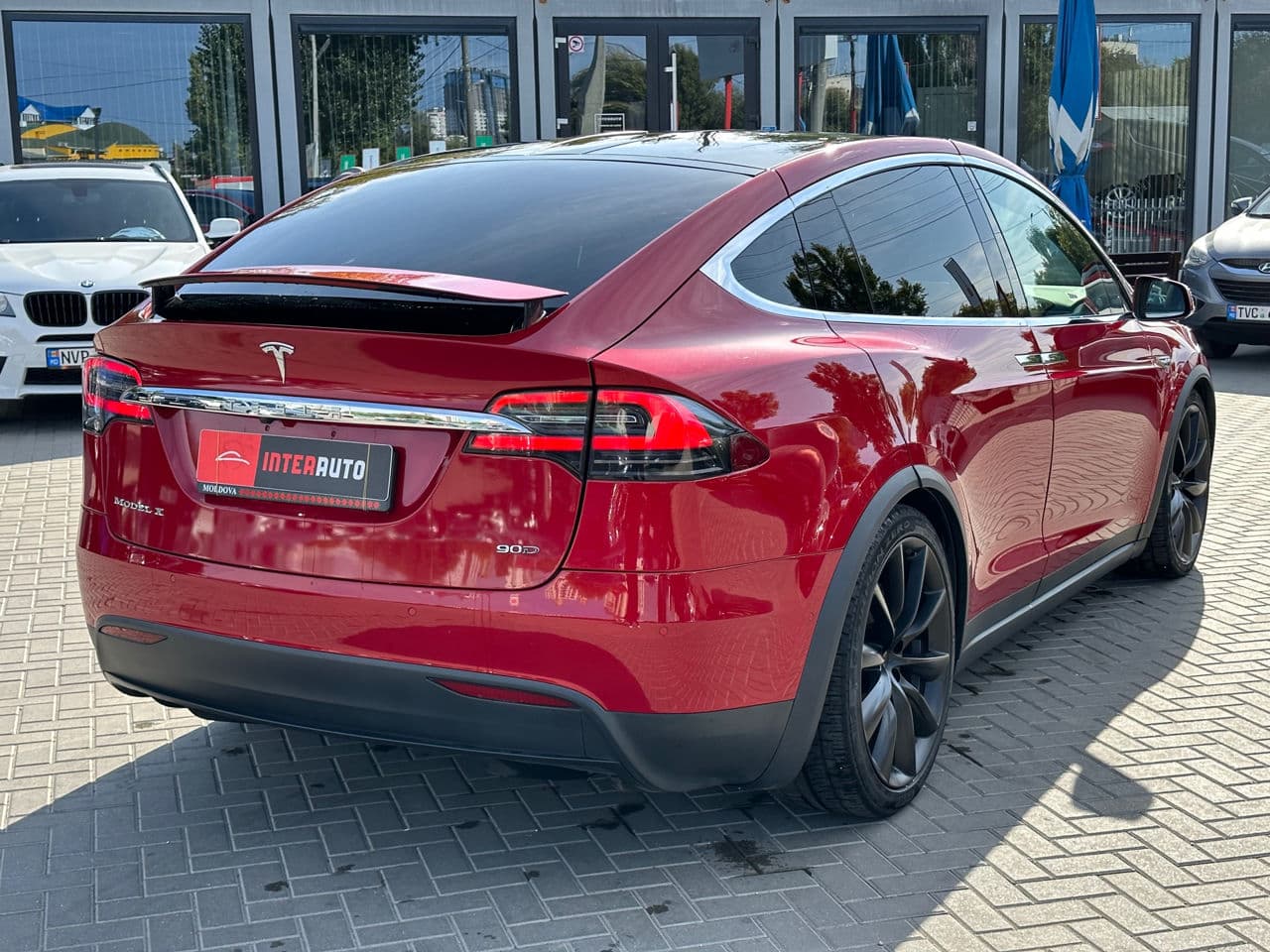 2016 Tesla Model X — Miniatură 3