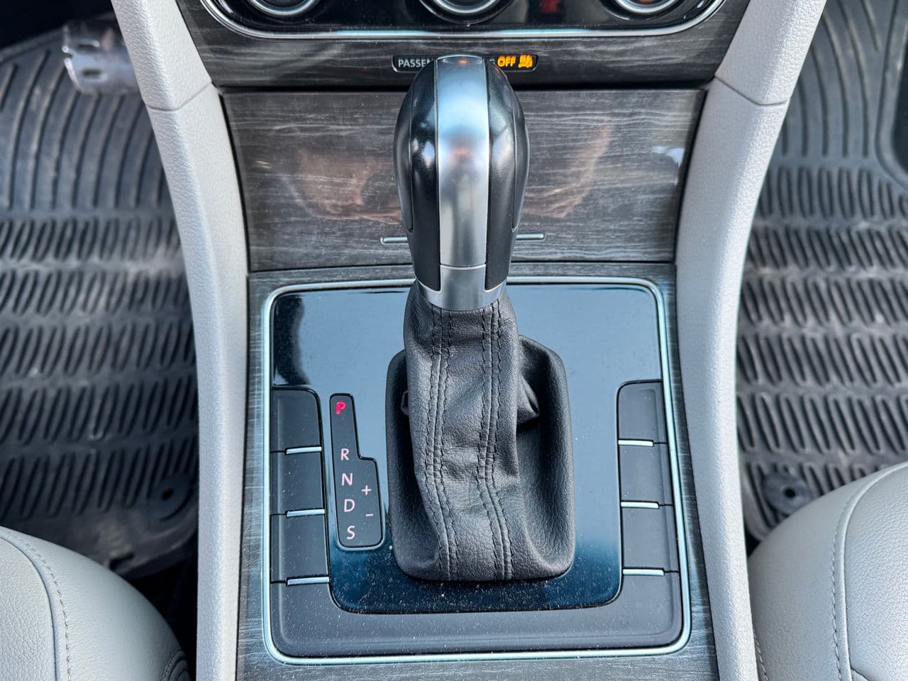 2016 Volkswagen Passat — Miniatură 12