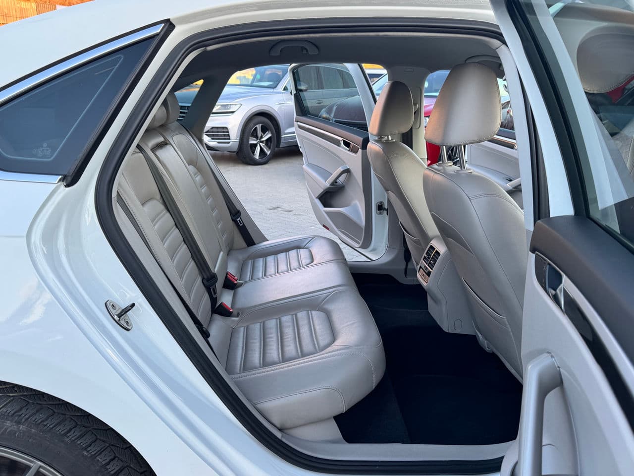 2016 Volkswagen Passat — Miniatură 15