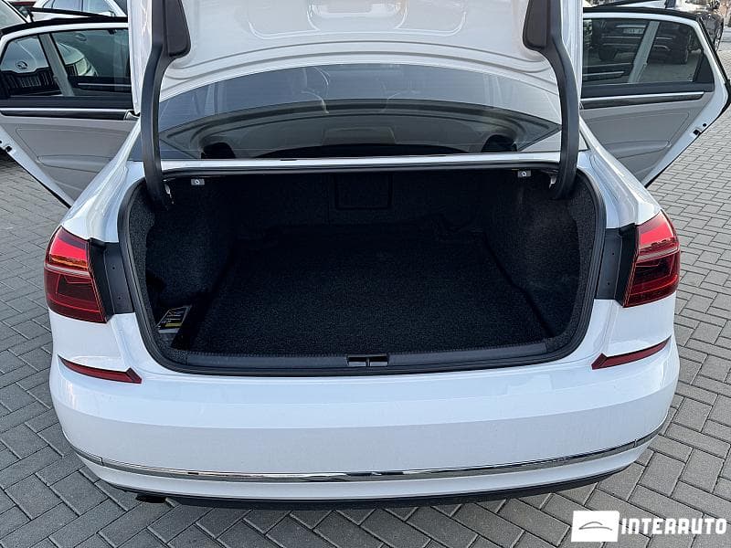 2016 Volkswagen Passat — Miniatură 22