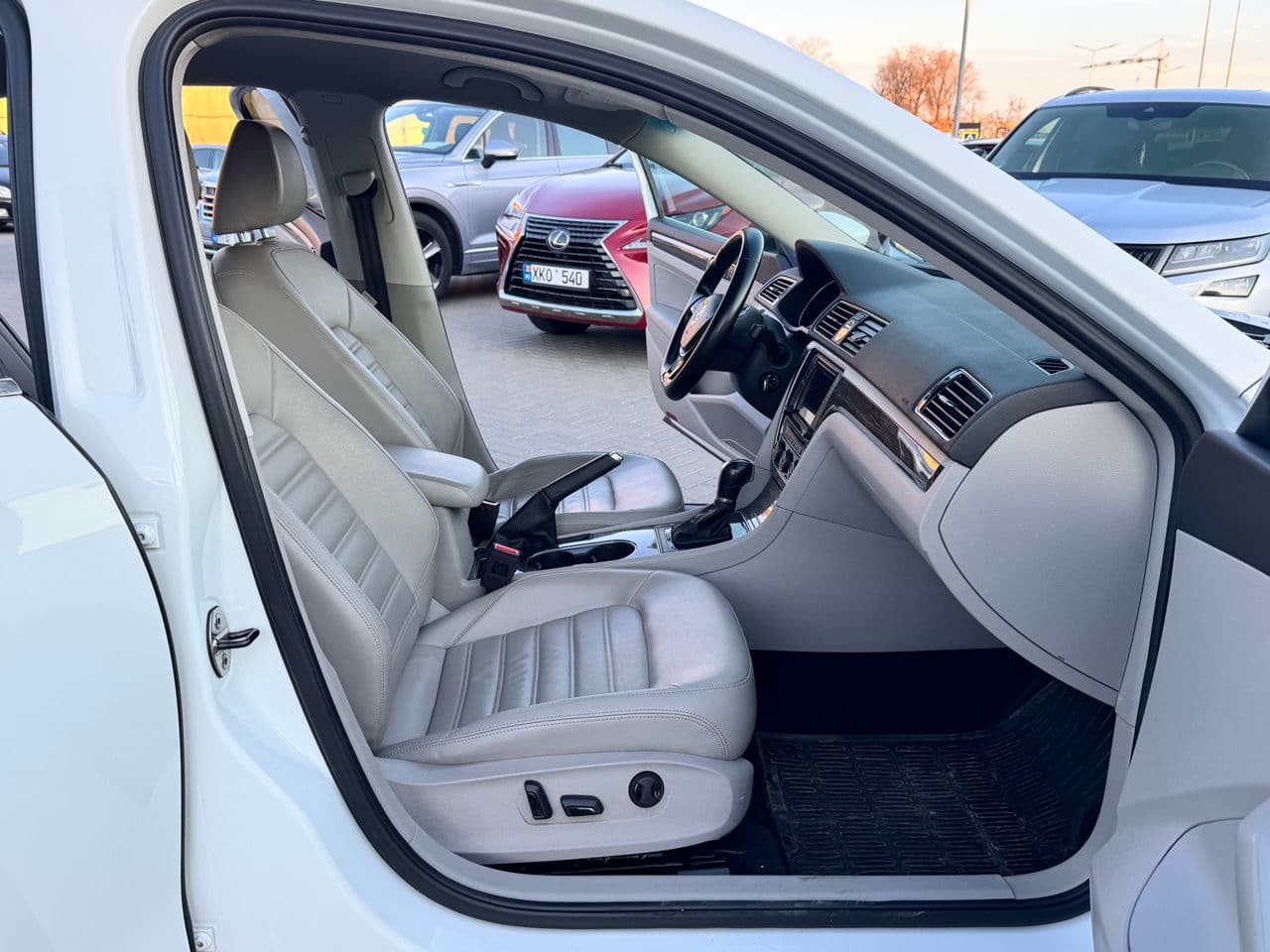 2016 Volkswagen Passat — Miniatură 16