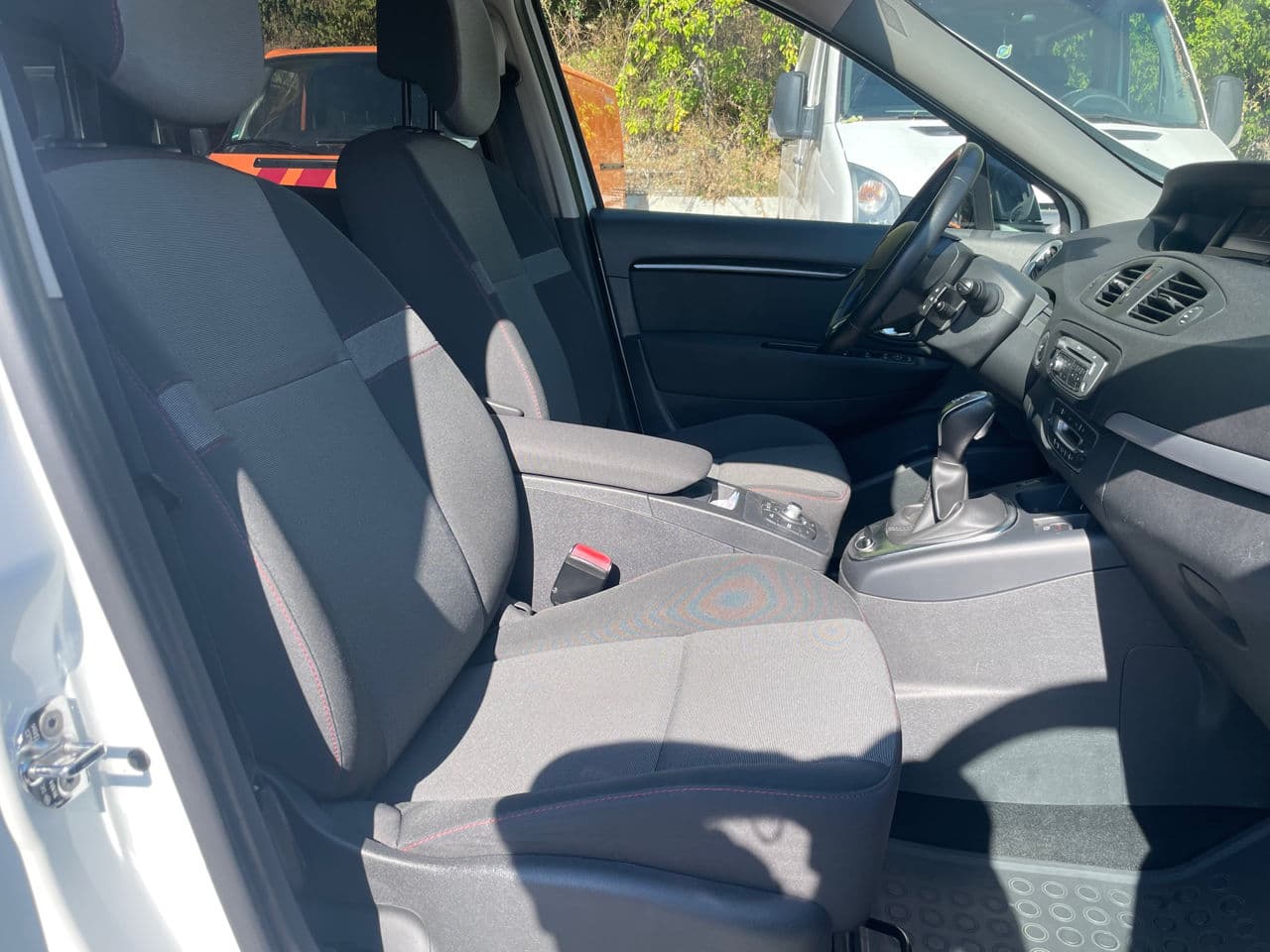 Renault Grand Scenic 2014 — Миниатюра 15