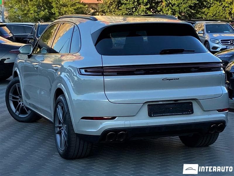 2023 Porsche Cayenne — Miniatură 2