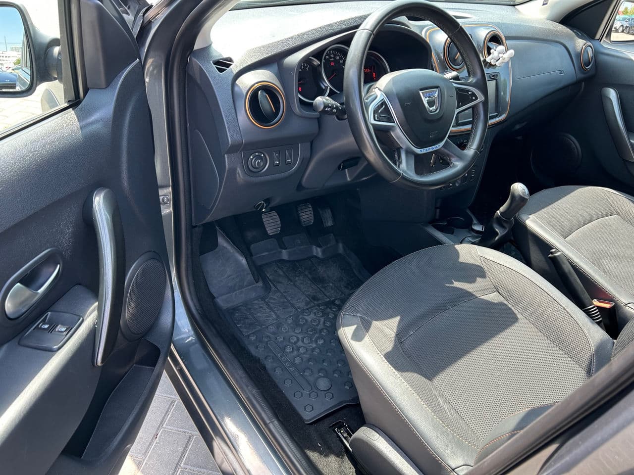 Dacia Logan MCV Stepway 2017 — Миниатюра 5
