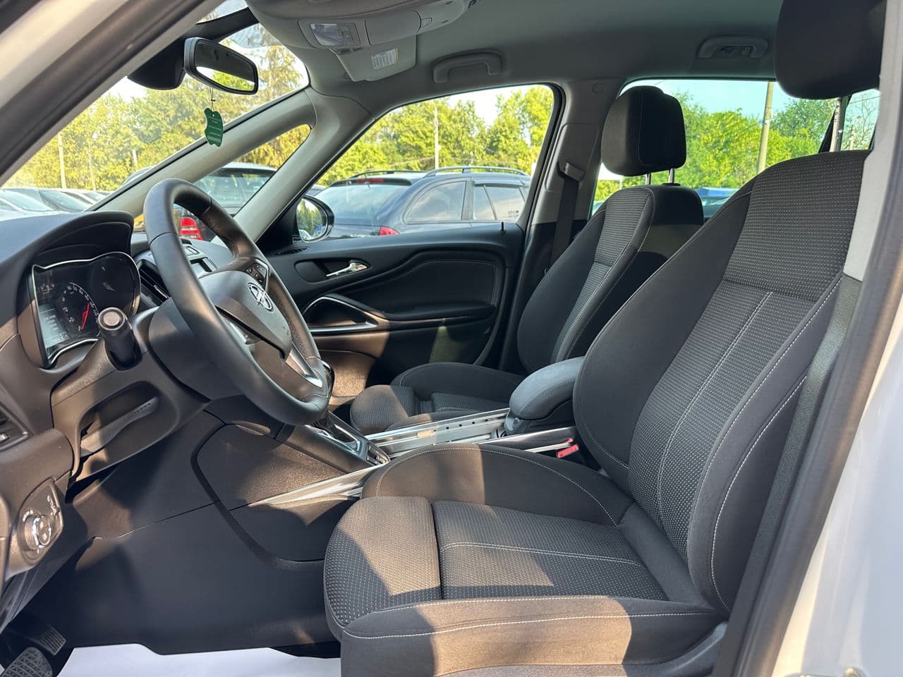2017 Opel Zafira — Miniatură 8