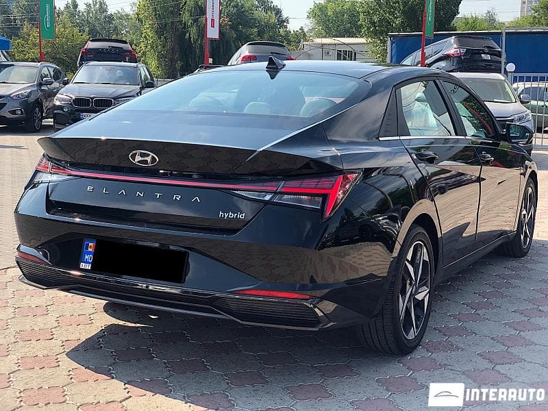 Hyundai Elantra 2022 — Миниатюра 3