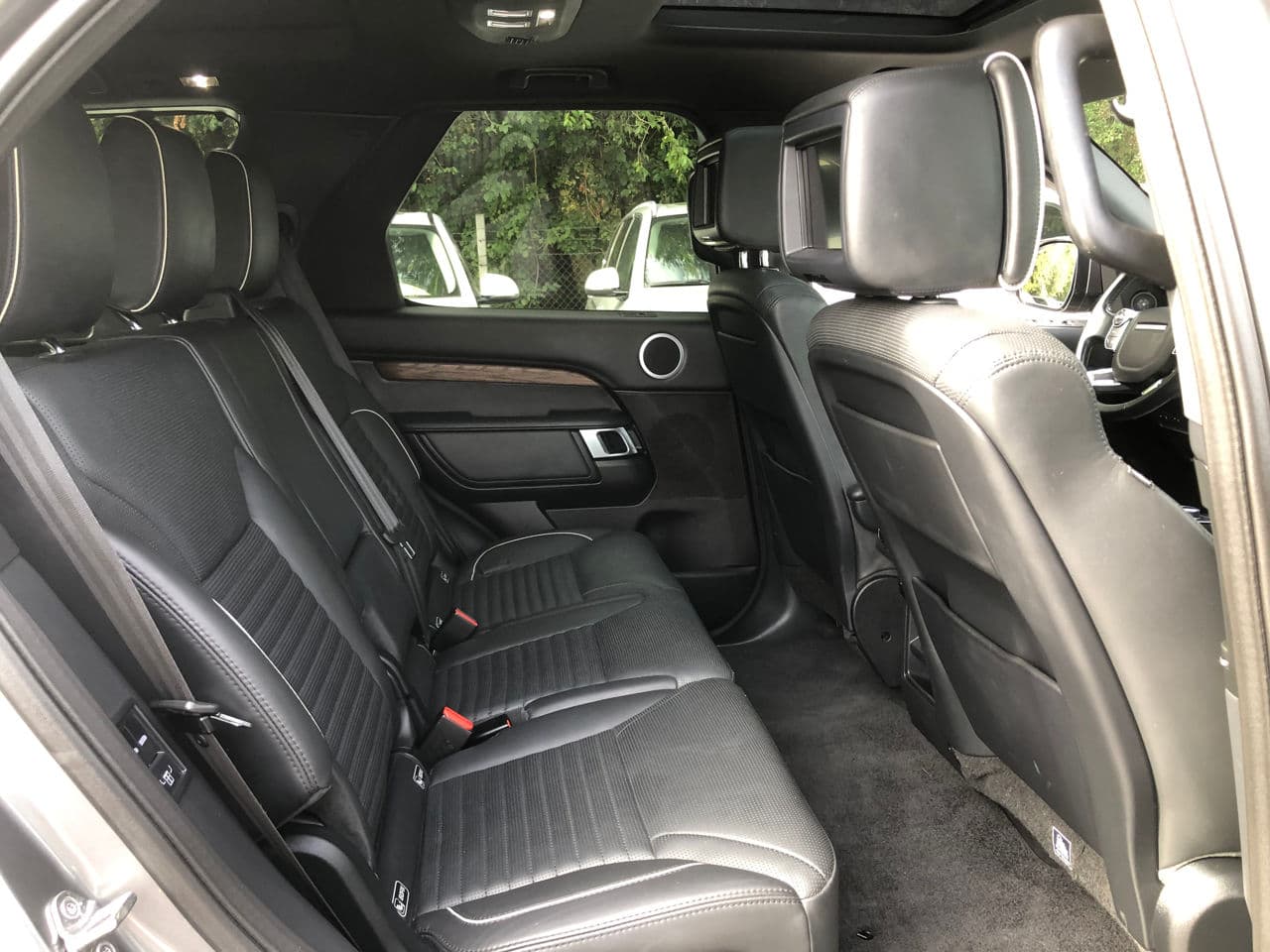 2017 Land Rover Discovery — Miniatură 11