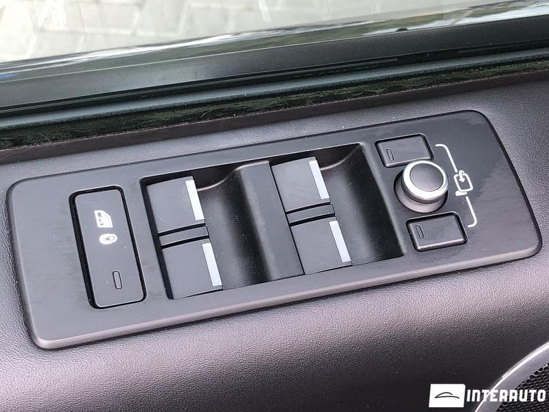 2017 Land Rover Discovery — Miniatură 27
