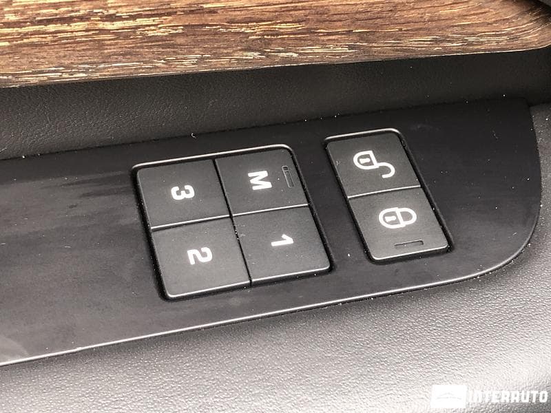 2017 Land Rover Discovery — Miniatură 21