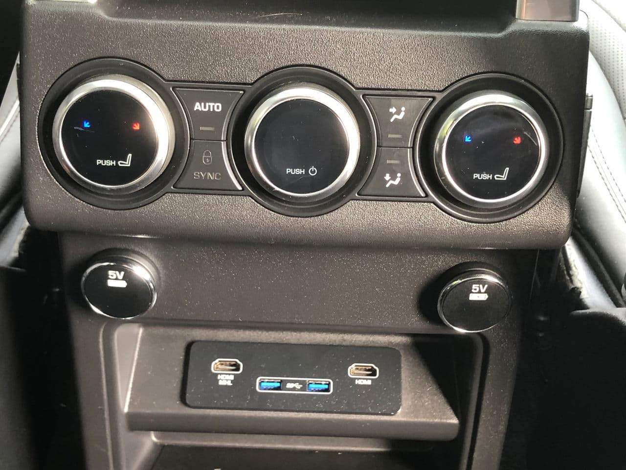 2017 Land Rover Discovery — Miniatură 16
