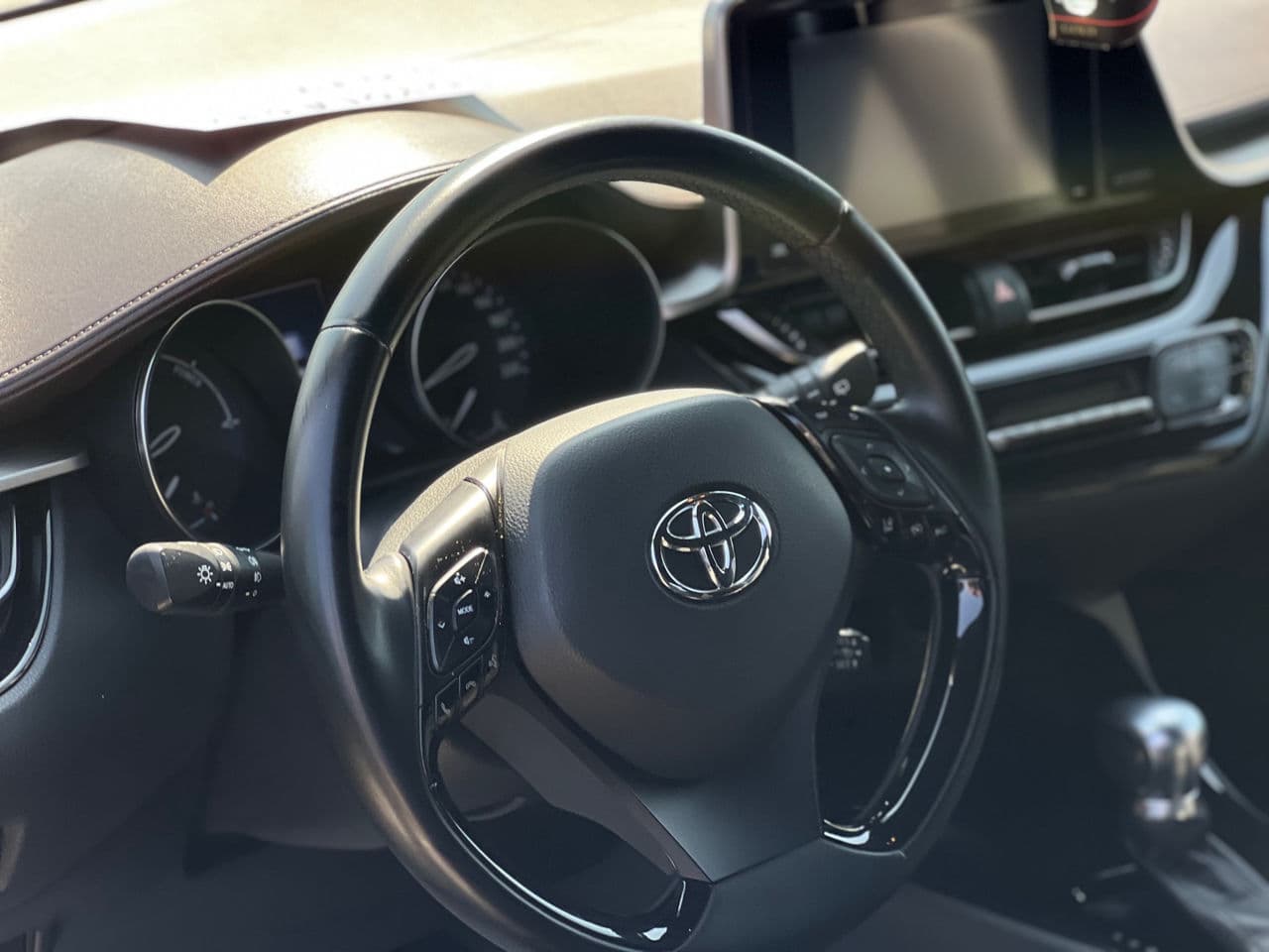 2017 Toyota C-HR — Miniatură 7