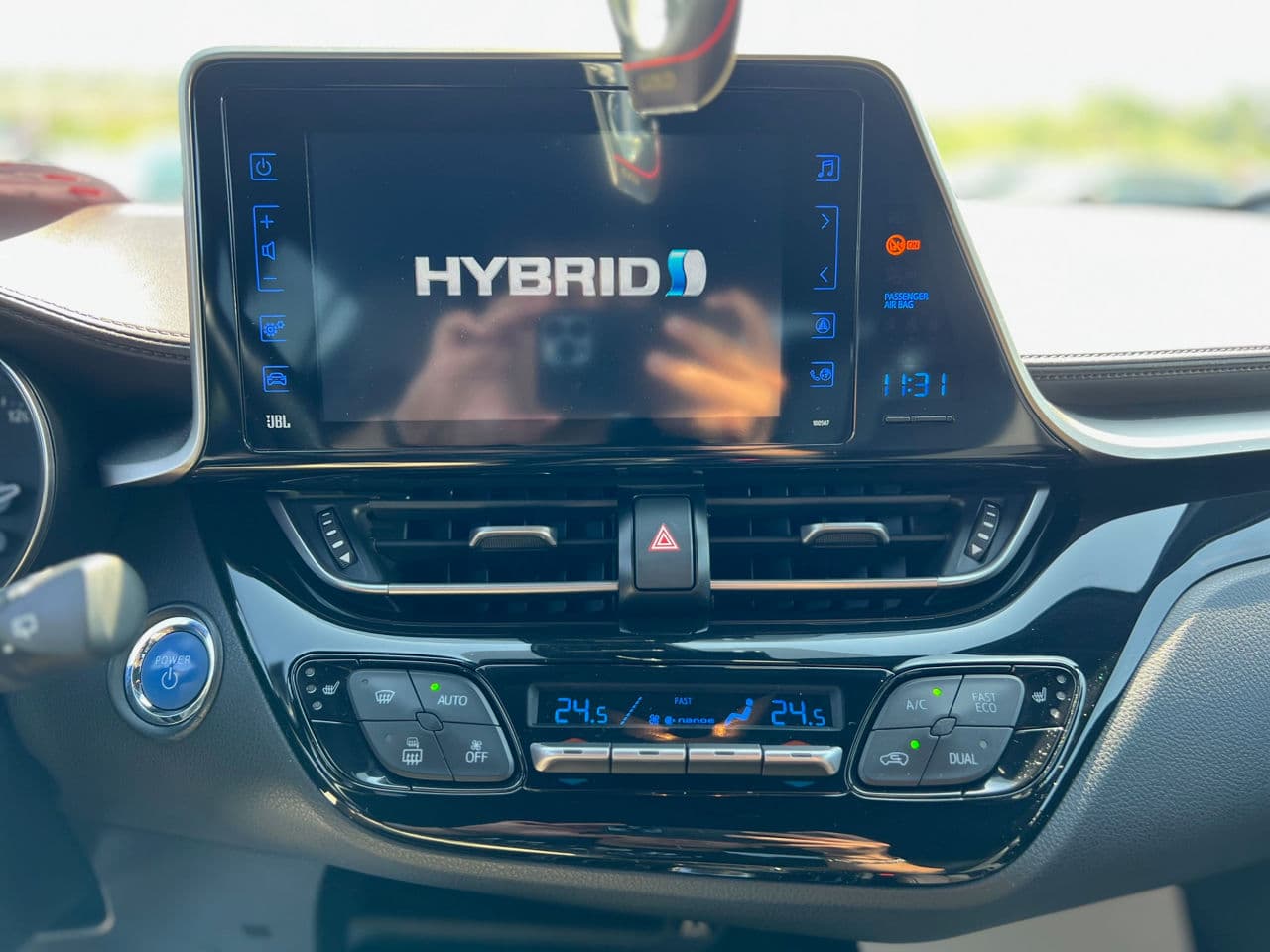2017 Toyota C-HR — Miniatură 17