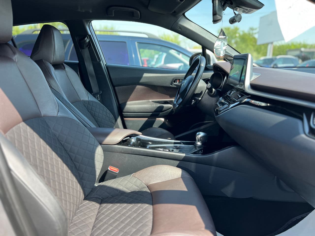 2017 Toyota C-HR — Miniatură 9
