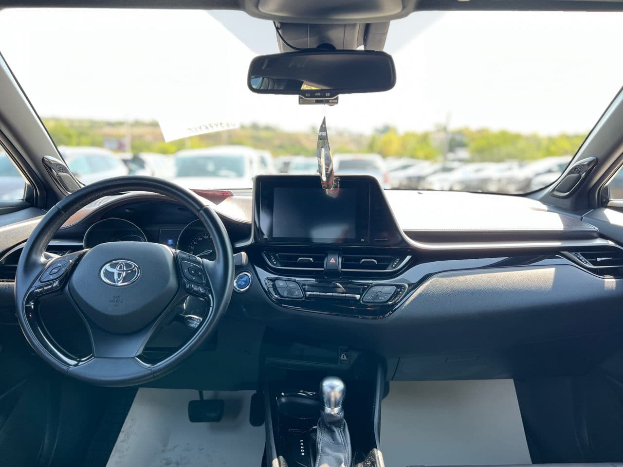 2017 Toyota C-HR — Miniatură 8