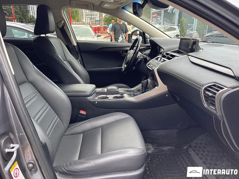2017 Lexus NX 200T — Miniatură 8