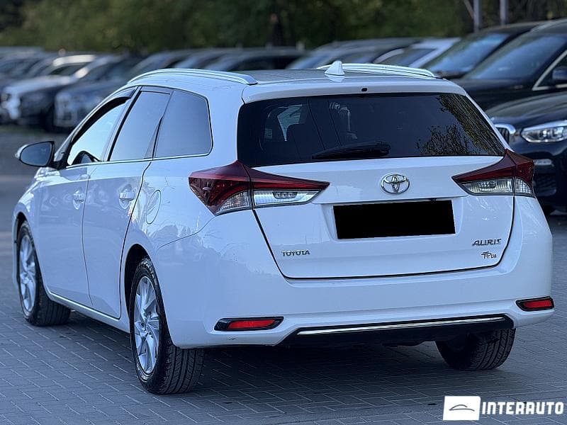 2015 Toyota Auris — Miniatură 2