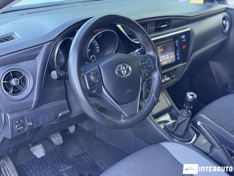 2015 Toyota Auris — Miniatură 7