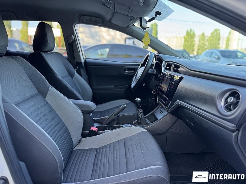 2015 Toyota Auris — Miniatură 14