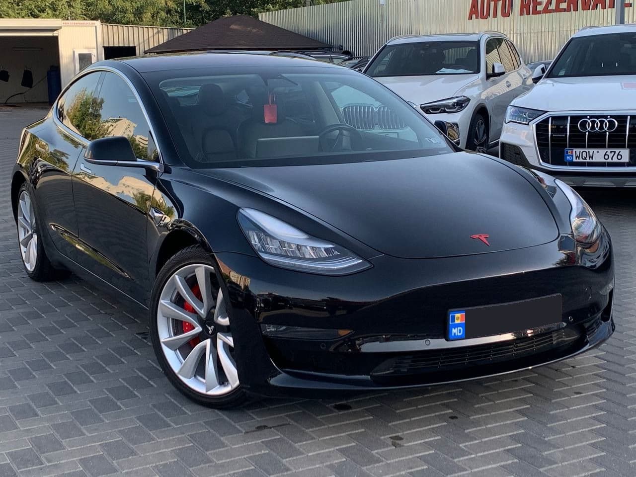 2018 Tesla Model 3 — Miniatură 3