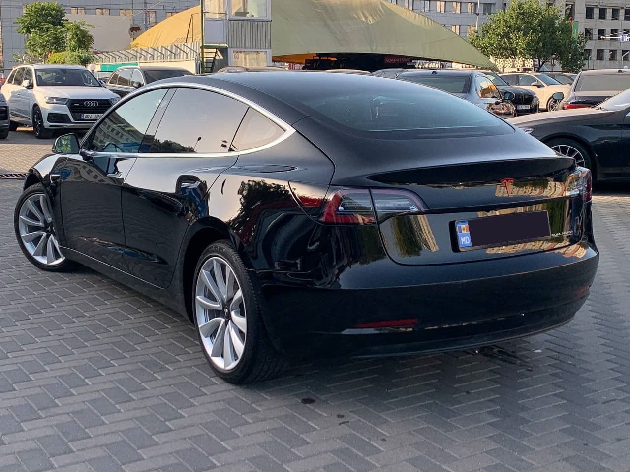 2018 Tesla Model 3 — Miniatură 2