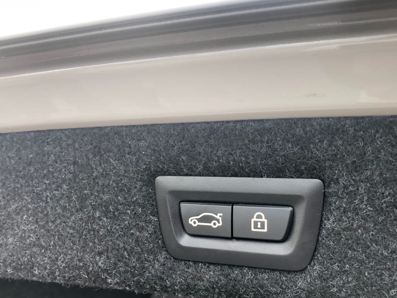 2018 BMW 530e — Miniatură 25