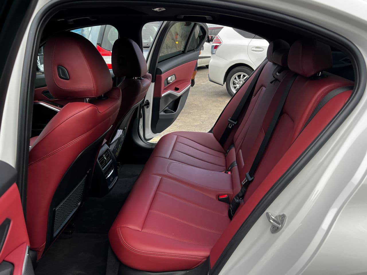BMW 330E 2021 — Миниатюра 21