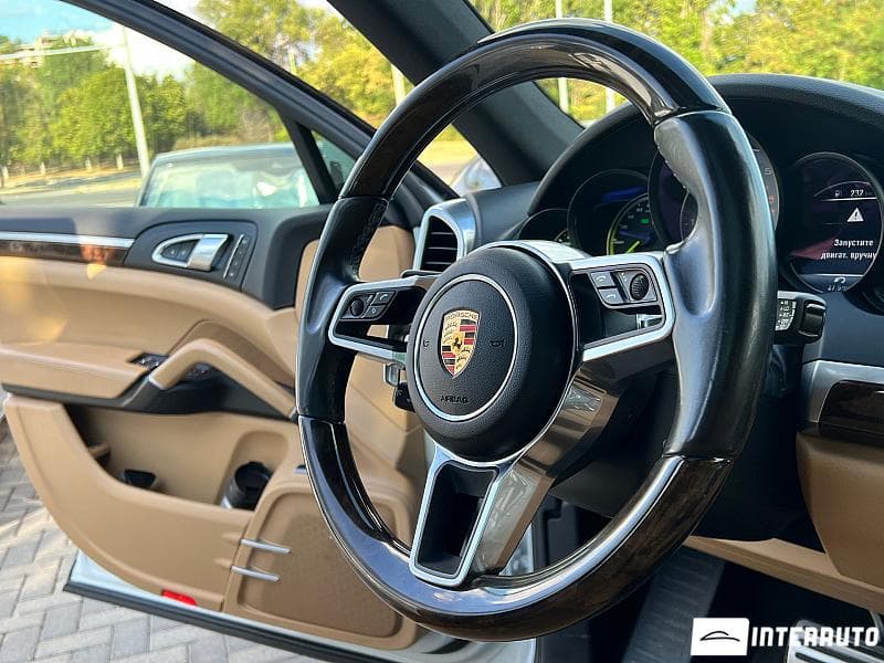 Porsche Cayenne S Hybrid 2016 — Миниатюра 7