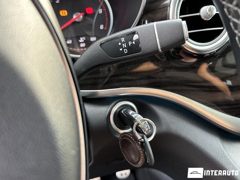 2019 Mercedes V 250 — Miniatură 10
