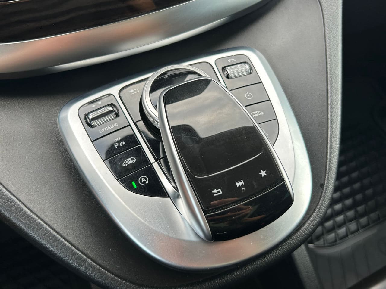 2019 Mercedes V 250 — Miniatură 11