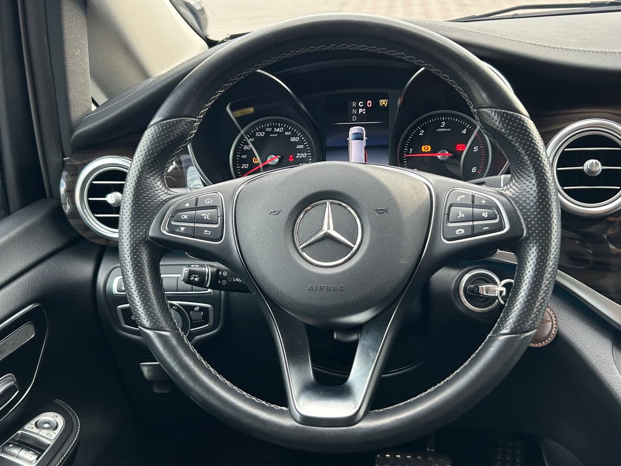 2019 Mercedes V 250 — Miniatură 9