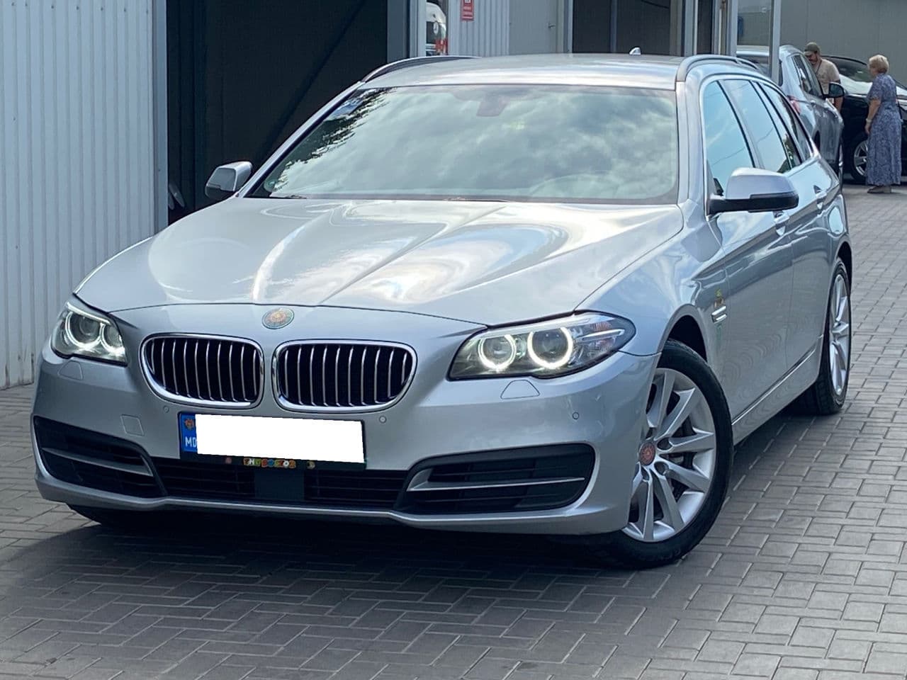 2014 BMW 520 — Miniatură 2