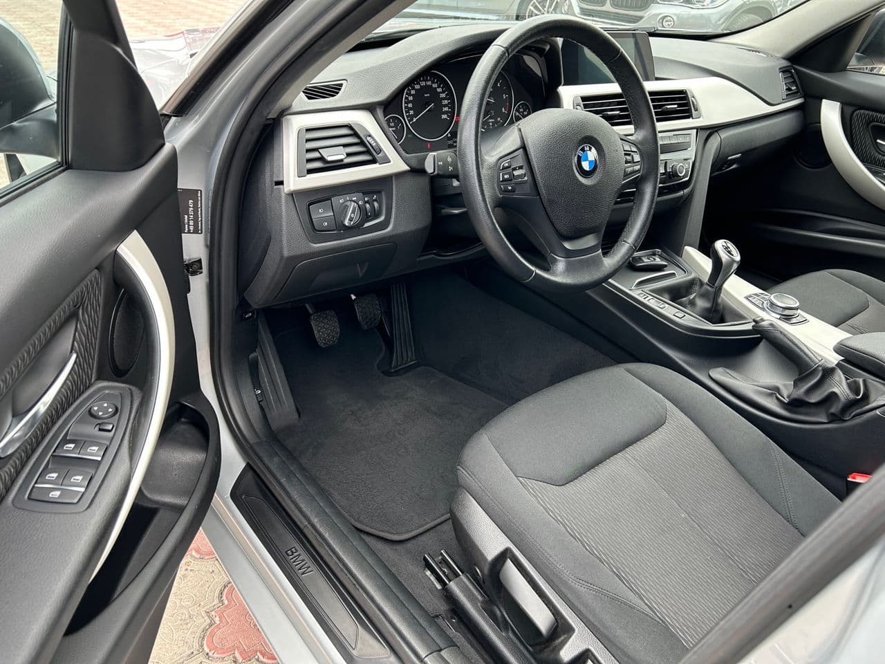 2018 BMW 316 — Miniatură 5