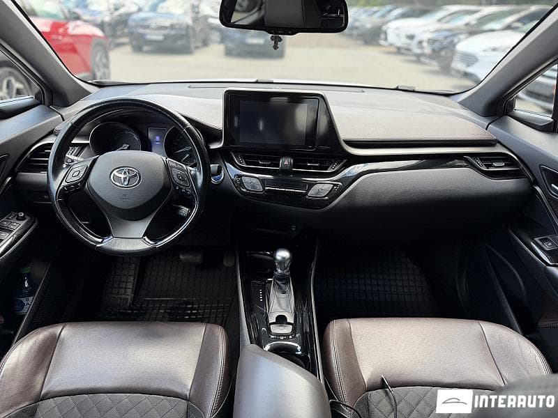 2017 Toyota C-HR — Miniatură 16