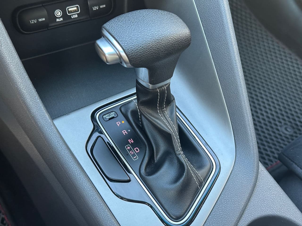 2017 Kia Niro — Miniatură 9