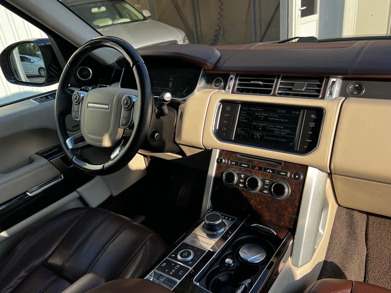 2013 Land Rover Range Rover Vogue — Miniatură 7