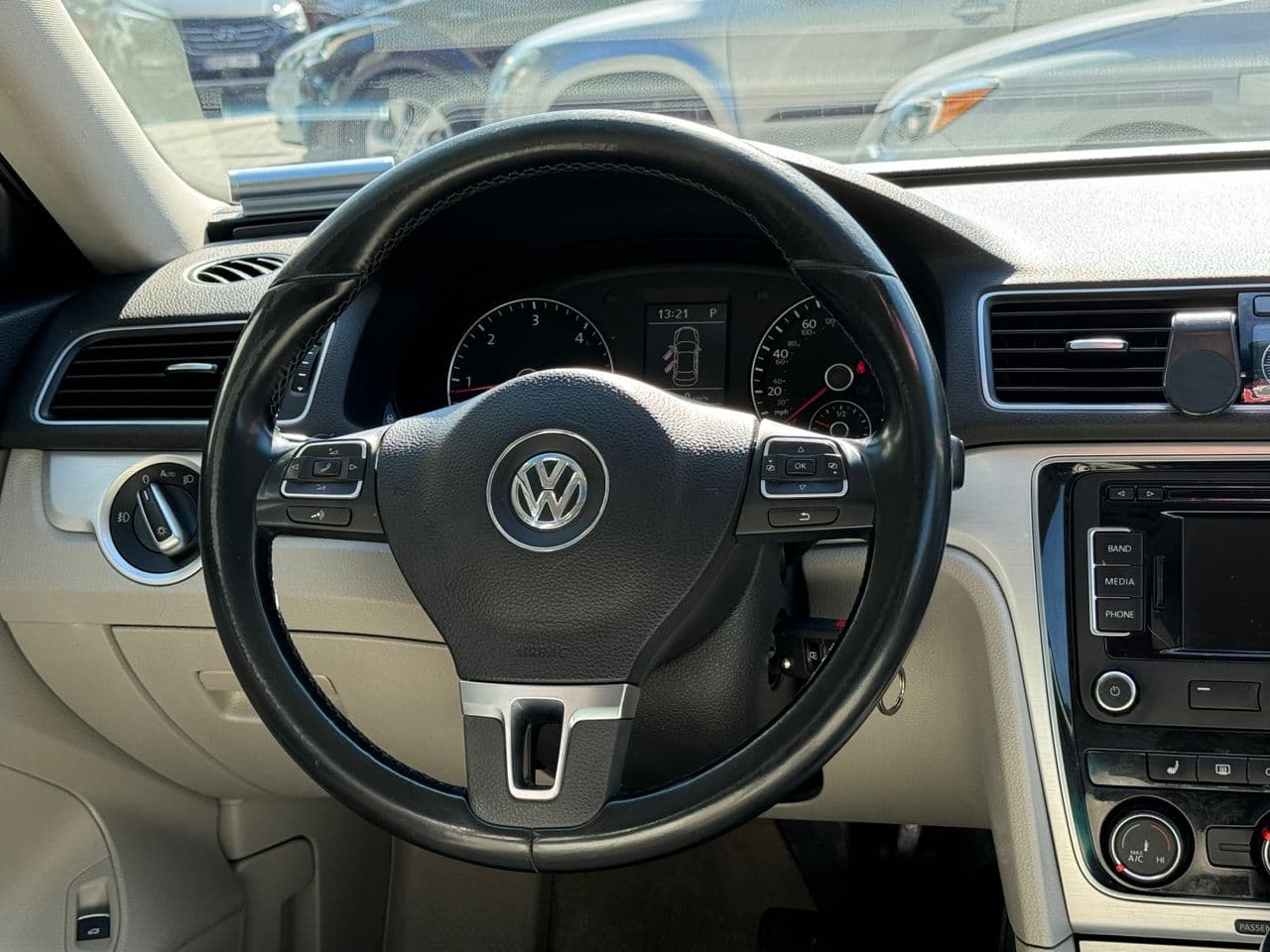 2012 Volkswagen Passat — Miniatură 11