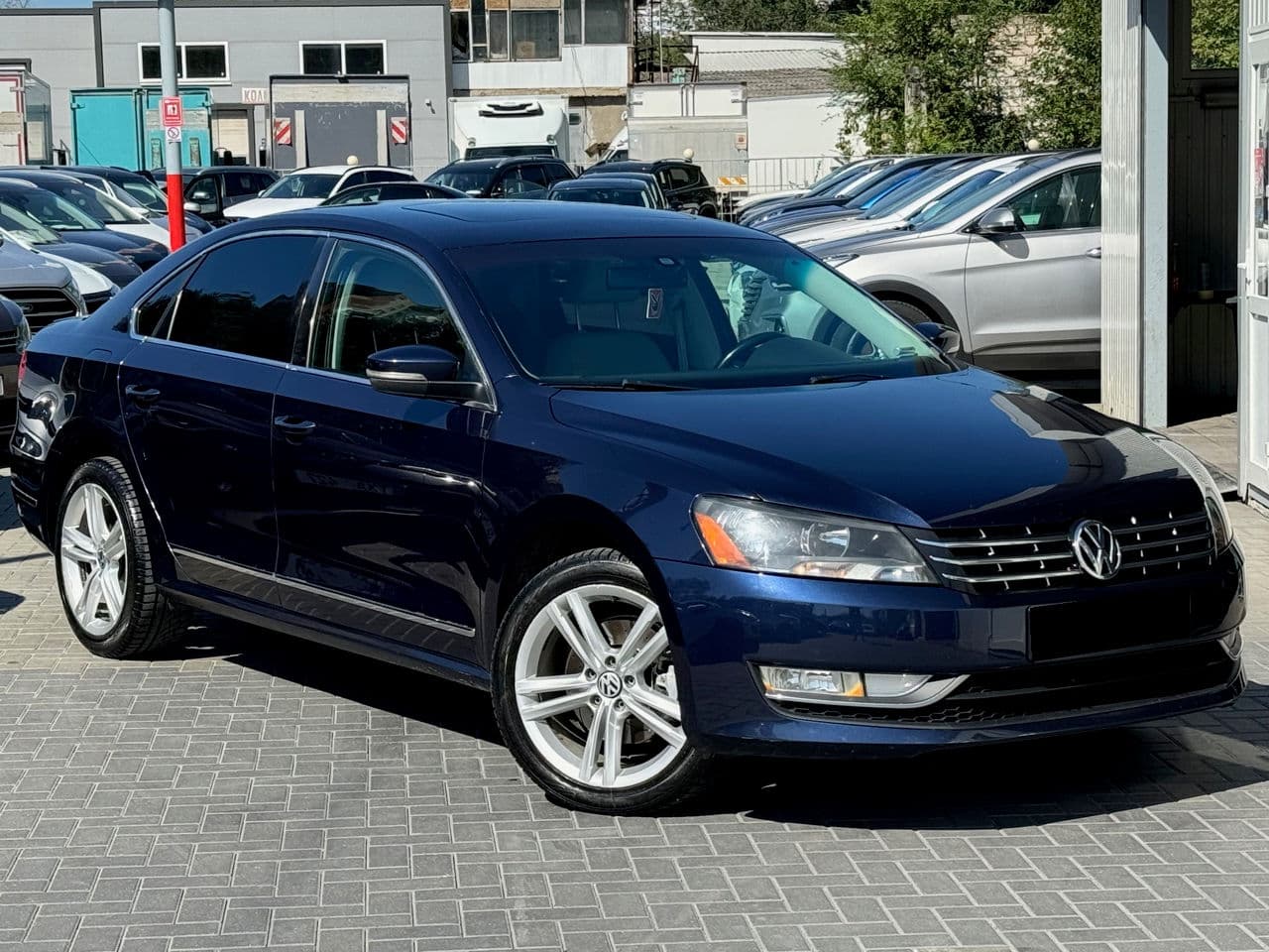 2012 Volkswagen Passat — Miniatură 4