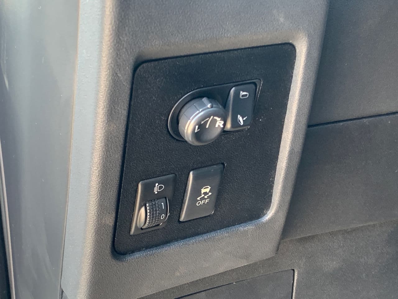 2010 Nissan Qashqai+2 — Miniatură 8