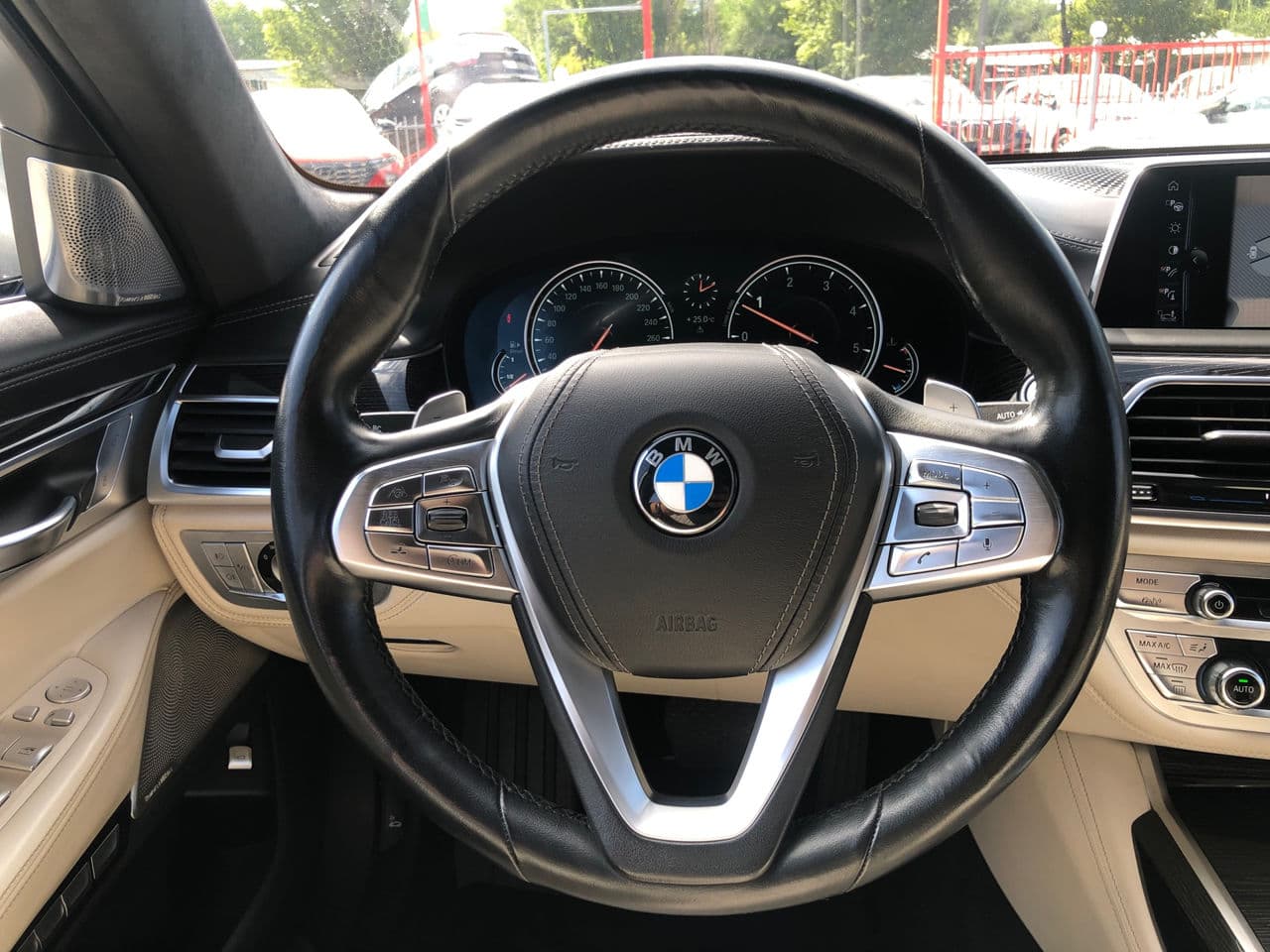 2016 BMW 740 — Miniatură 9