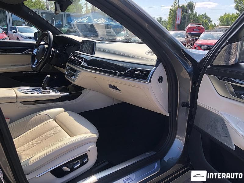 2016 BMW 740 — Miniatură 27