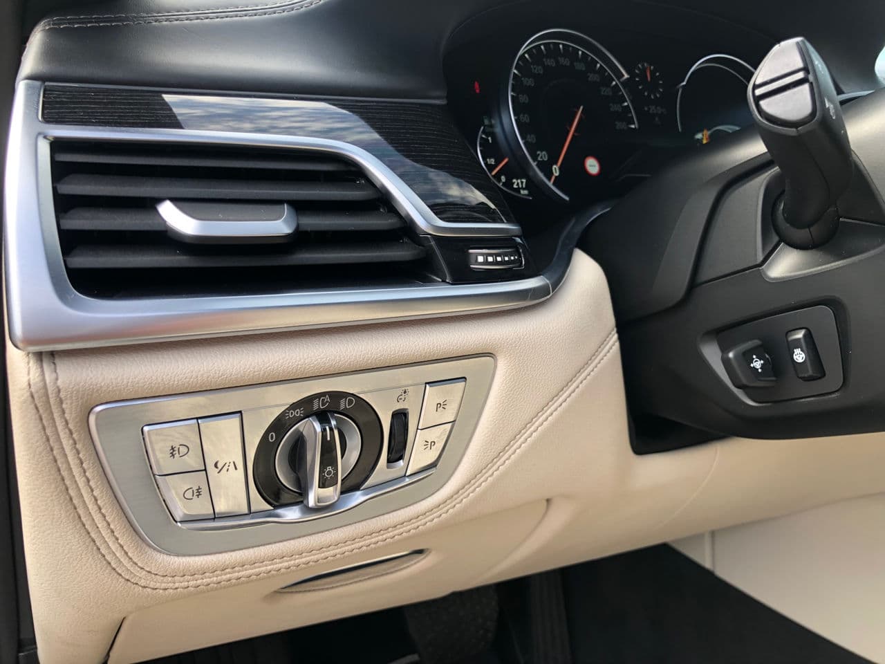 2016 BMW 740 — Miniatură 8