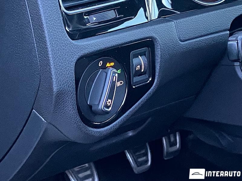 2016 Volkswagen Golf R — Miniatură 10