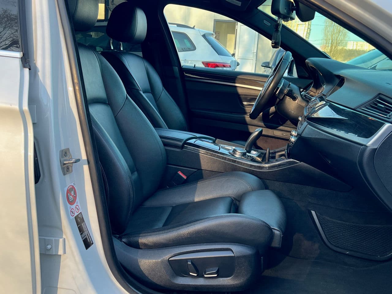 2015 BMW 520 — Miniatură 15