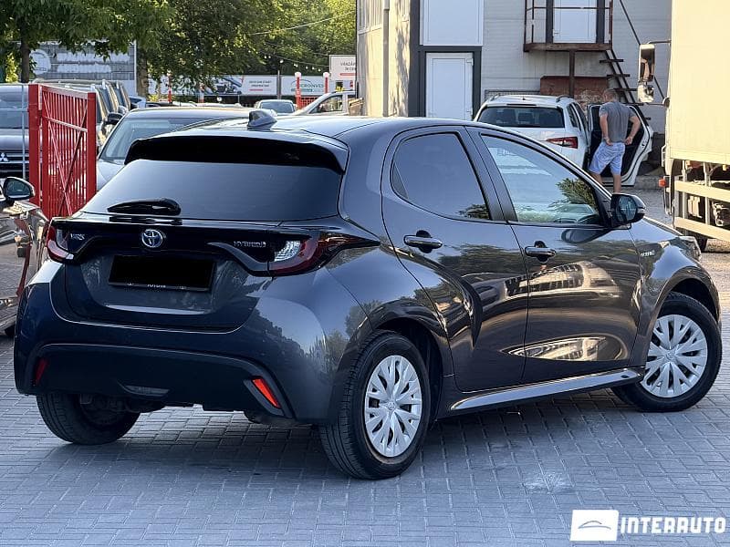 2020 Toyota Yaris — Miniatură 3
